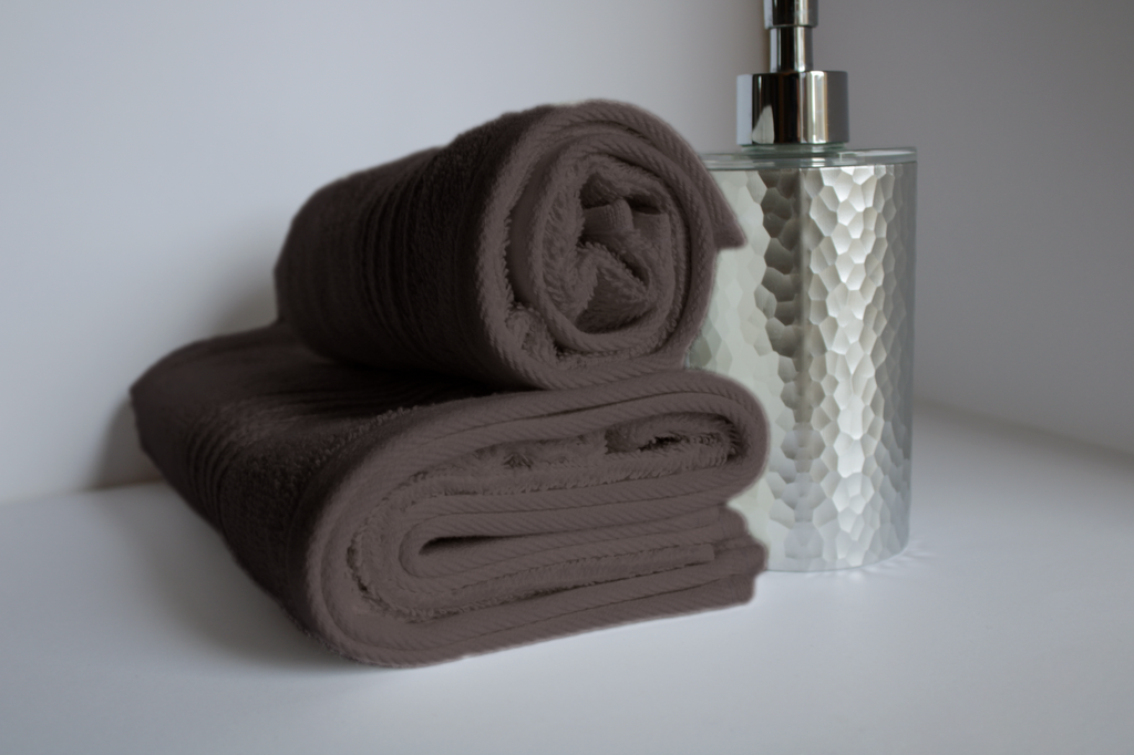 Set Asciugamani Bagno 1+1 in Spugna di Cotone 450 gr – Viso e Ospite Morbidi Multicolore