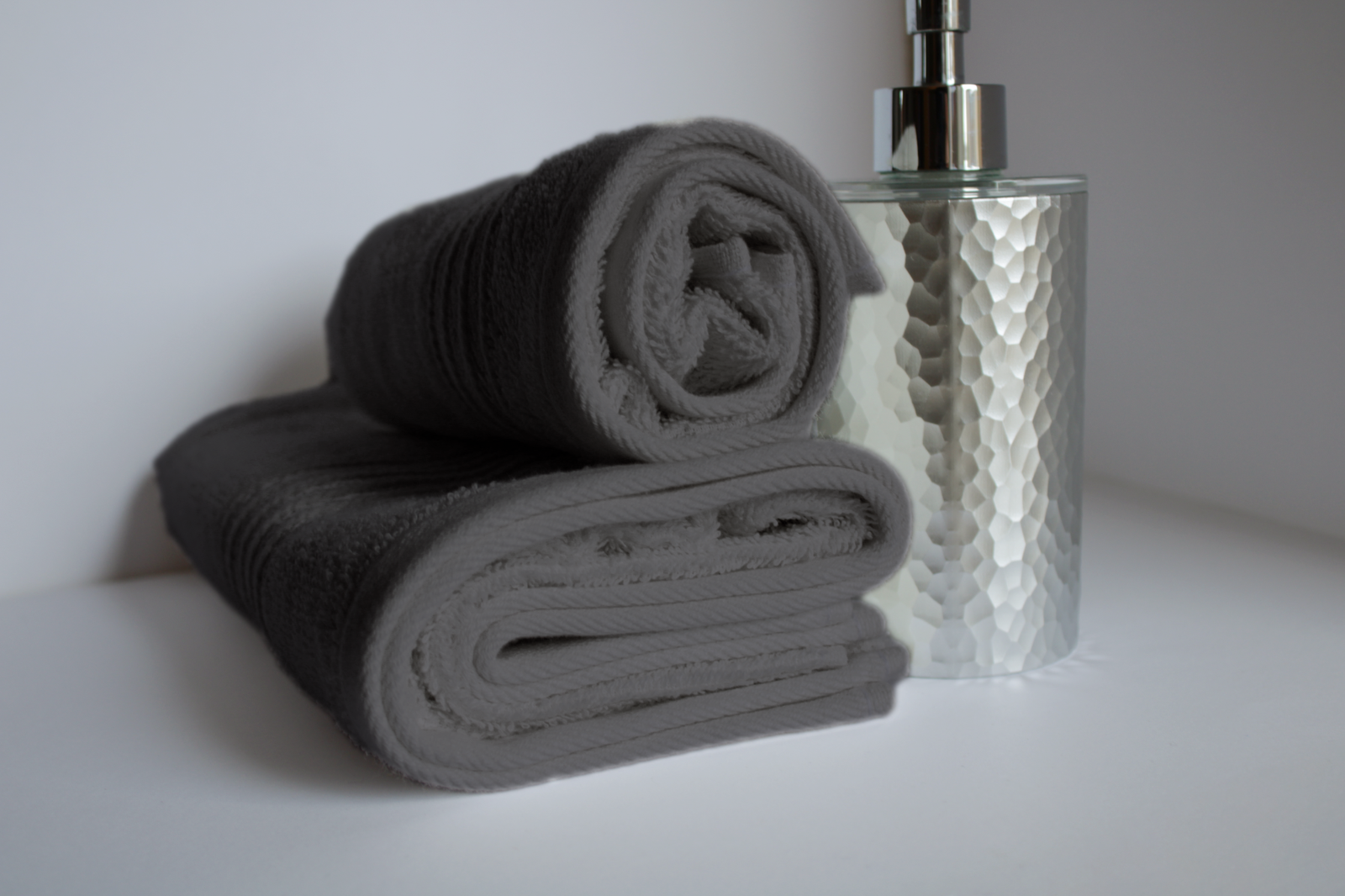 Set Asciugamani Bagno 1+1 in Spugna di Cotone 450 gr – Viso e Ospite Morbidi Multicolore
