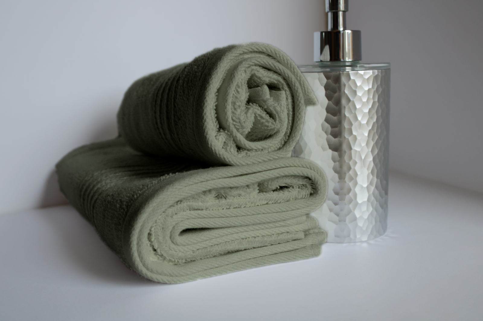 Set Asciugamani Bagno 1+1 in Spugna di Cotone 450 gr – Viso e Ospite Morbidi Multicolore