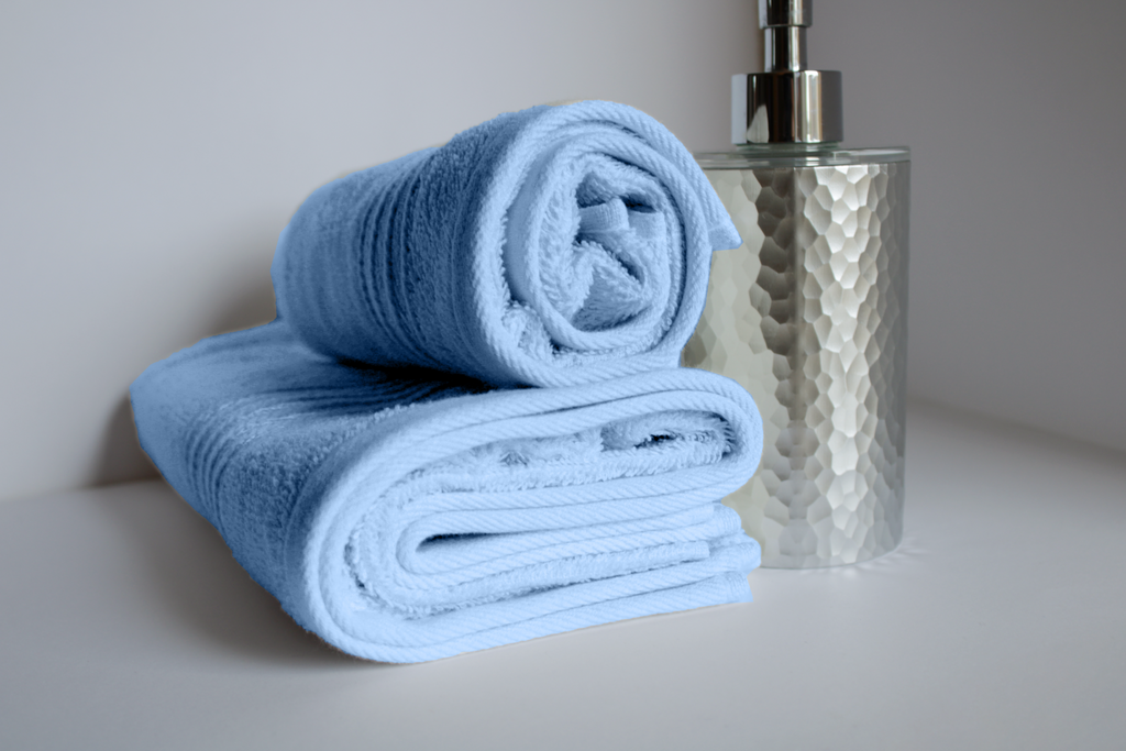 Set Asciugamani Bagno 1+1 in Spugna di Cotone 450 gr – Viso e Ospite Morbidi Multicolore