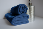 Set Asciugamani Bagno 1+1 in Spugna di Cotone 450 gr – Viso e Ospite Morbidi Multicolore